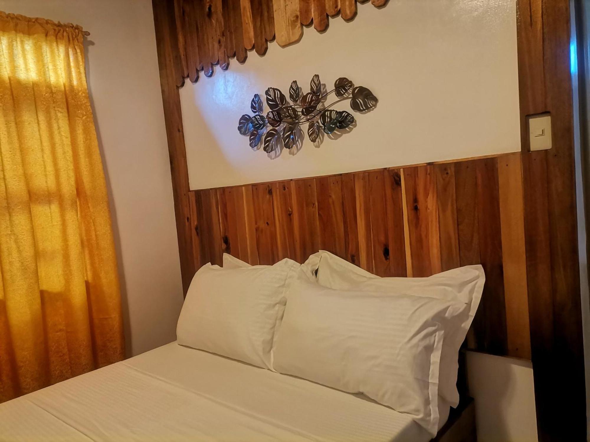 Lady Ghagha Room Rentals ซาน วิเซนเต ภายนอก รูปภาพ